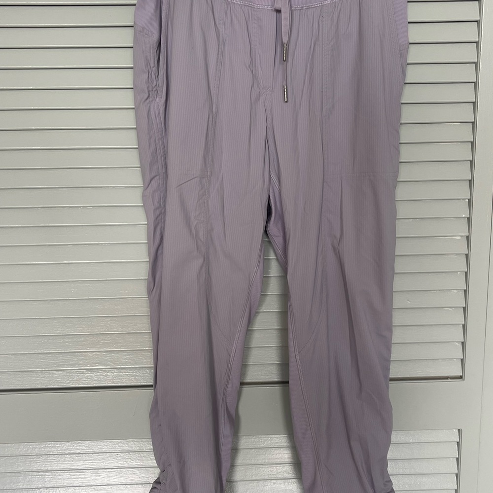 Lululemon beyond the studio toggle crop pant